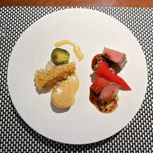 FUNATSURU KYOTO KAMOGAWA RESORT （国登録有形文化財）の画像｜試食で出していただいた魚料理「甘鯛のうろこ焼きと帆立」と、肉料理「黒毛和牛フィレ肉のポワレ」