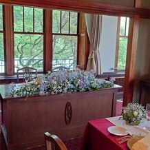 神戸迎賓館 旧西尾邸 （兵庫県指定重要有形文化財）の画像｜花の色味、大きさにこだわりましたが、イメージを忠実に再現してくださりました。