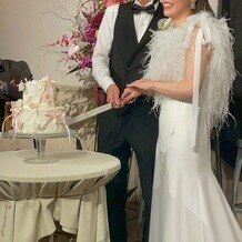 The Secret Home　（ザ シークレットホーム）の写真｜ウエディングケーキはリボンで可愛く！！