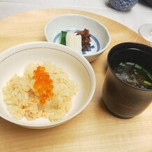 八芳園 料亭 壺中庵の写真｜結コースです。
鮭とイクラの炊き込みご飯でした。
友人はお代わりしてました！