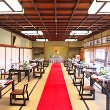 日本料理　つば甚の写真｜つば甚　披露宴会場
ソーシャルディスタンスに配慮した座席配置