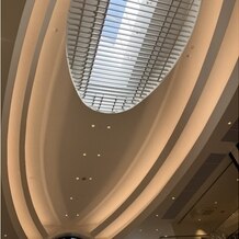 アクーユ　マリエ　ＴＡＭＡＨＩＭＥの写真｜フロントの天井