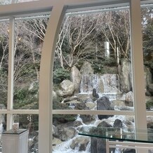 ヒルトン成田の写真｜チャペル正面の滝