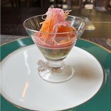 ヴィクトリアスクエア福井の写真｜前菜です。ニンジンのアイスと季節の野菜が使われていて、あっさりとした味わいです。