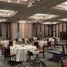 ホテルエピナール那須の画像｜ザ披露宴会場！大勢でも少人数でも、この広さは壁で区切れるので
空間の広さは自由自在。