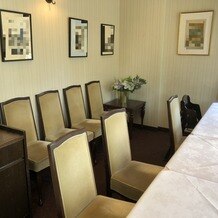 レストラン　シェ・コーベの画像｜待合室の角度違いの写真です。