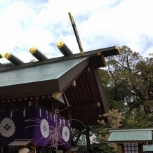 東京大神宮／東京大神宮マツヤサロンの画像｜恋愛成就で有名な神社ということもあり、女性の参拝者が多い印象でした。