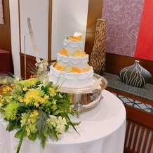 東京大神宮／東京大神宮マツヤサロンの画像｜ウェディングケーキ。こちらでケーキ入刀とファーストバイト