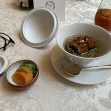 プライベートガーデンウェディング＆ＨＯＴＥＬ　ＳＯＵＳＥＩ（ホテルマリターレ創世　佐賀）の画像｜金箔が乗った鰻の茶碗蒸しで、素朴な感じの味わいでした。