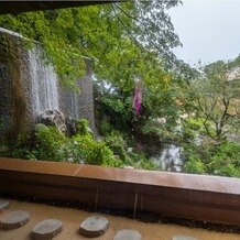 SHIROYAMA HOTEL kagoshima（城山ホテル鹿児島）の写真｜会場から見える滝