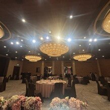 SHIROYAMA HOTEL kagoshima（城山ホテル鹿児島）の画像｜披露宴会場 シャンデリア