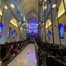 ノートルダム宇部 Notre Dame UBEの画像｜360度のステンドグラスが綺麗です