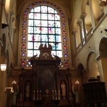 amorevole　SANMARCO （アモーレヴォレ　サンマルコ）の画像｜スタンドガラスからの光が綺麗に降り注ぐ大聖堂。ドーム型の建物のため声が綺麗に響きわたしました