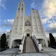 ノートルダム　マリノア　Ｎｏｔｒｅ　Ｄａｍｅ　ＭＡＲＩＮＯＡの写真｜大聖堂で当日はこの階段からフラワーシャワーとともに降りてくる。