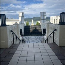 ノートルダム　マリノア　Ｎｏｔｒｅ　Ｄａｍｅ　ＭＡＲＩＮＯＡの画像｜挙式会場出たすぐの階段