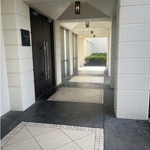 ノートルダム　マリノア　Ｎｏｔｒｅ　Ｄａｍｅ　ＭＡＲＩＮＯＡの写真｜広場～披露宴会場への動線