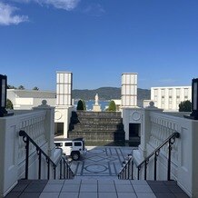 ノートルダム　マリノア　Ｎｏｔｒｅ　Ｄａｍｅ　ＭＡＲＩＮＯＡの写真｜大聖堂から出て一番最初に目に入る景色