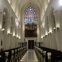 ノートルダム広島 Notre Dame HIROSHIMAの画像｜名物の大聖堂！！！バージンロードを歩かせていただき、振り返った景色を撮りました。。圧巻。。。