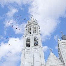 ノートルダム広島 Notre Dame HIROSHIMAの画像｜空高く登っていくバルーンをみんなで見送る