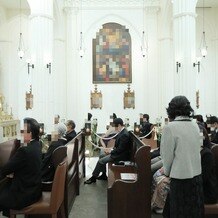 ノートルダム広島 Notre Dame HIROSHIMAの画像｜広い大聖堂の椅子