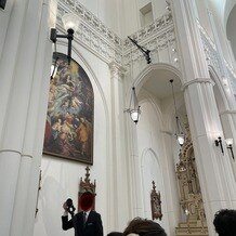 ノートルダム広島 Notre Dame HIROSHIMAの画像｜大きな絵画