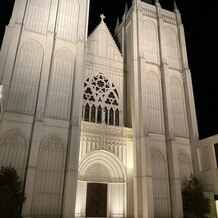 ノートルダム広島 Notre Dame HIROSHIMAの画像｜ライトダウンされた式場