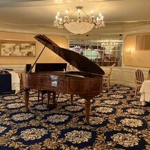 グランドプリンスホテル新高輪の写真｜レストラン内にピアノがついています。無料で使えるそうです。