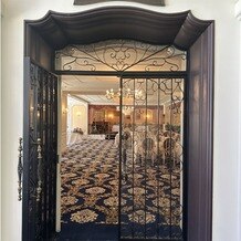 グランドプリンスホテル高輪 貴賓館の写真｜ル・トリアノン入り口ドア