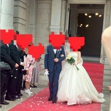 グランドプリンスホテル高輪 貴賓館の写真｜レッドカーペットが映える挙式後セレモニー