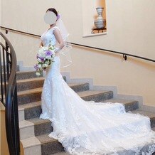 鎌倉プリンスホテルの写真｜このドレスは購入し、持ち込みました
挙式会場へ向かう螺旋階段も素敵です