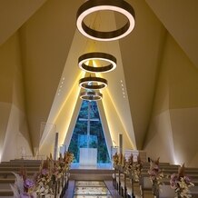 軽井沢プリンスホテル　フォレスターナ軽井沢の画像｜頭上の照明が印象的です
