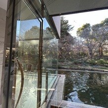東京マリオットホテルの写真｜チャペル横の景色(3月頭15時くらいに伺いましたがとても明るかったです)