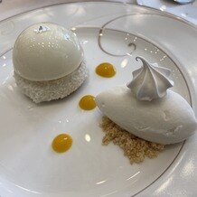 ララシャンス迎賓館の画像｜有名パティシエ監修のデザートは、白を基調としていて、とても綺麗で美味しかったです。