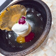 ララシャンス　太陽の丘の画像｜パインの飴がついたバニラムース