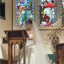 仙台セント・ジョージ教会の画像｜結婚誓約書に署名