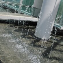 神戸メリケンパークオリエンタルホテルの画像｜チャペルの周りは噴水がありムードを引き立ててくれます