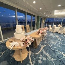 神戸メリケンパークオリエンタルホテルの画像｜会場:渚。二面採光でテラスも広いので、相対的に広く感じる。