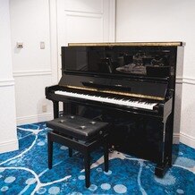 神戸メリケンパークオリエンタルホテルの写真｜アップライトピアノ