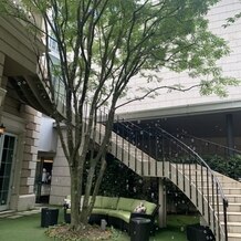 赤坂 アプローズスクエア迎賓館の画像｜ガーデンとチャペルを繋ぐ大階段