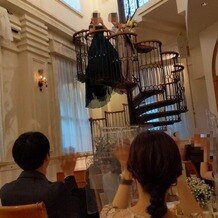 東京アフロディテの画像｜螺旋階段を使ってお色直し入場
