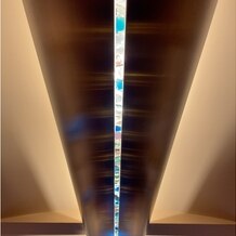 東京アフロディテの画像｜チャペルの天井にもステンドグラスがはまります