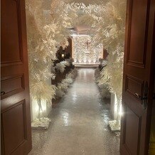 白金迎賓館 アートグレイスクラブの画像｜入り口から素敵なチャペルです。