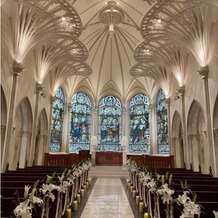 セントグレース大聖堂の画像｜明るいチャペルです