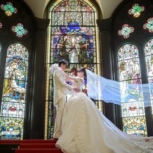 セント・ラファエロチャペル御堂筋の画像｜どこをとっても美しいステンドグラス