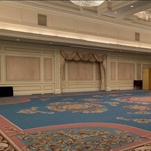 ザ・リッツ・カールトン大阪の画像｜実際に入ると天井の高さに驚きます