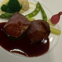 横浜ベイシェラトン ホテル＆タワーズの画像｜特選黒毛和牛のポワレ 季節野菜を添えて