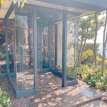 浜名湖オーベルジュ　キャトルセゾン　ＬｅｓＱｕａｔｒｅＳａｉｓｏｎｓＨａｍａｎａｋｏの画像｜入り口が小高い位置にあるので、浜名湖が見えて気持ちが良いです。