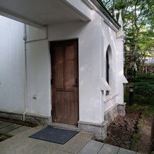 旧軽井沢礼拝堂 旧軽井沢ホテル音羽ノ森の写真｜事前オリエンテーションを行なうチャプレン室