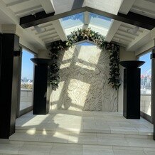 伊勢山ヒルズの画像｜上階にあるチャペルの入り口と反対方向景色