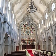 伊勢山ヒルズの画像｜ステンドグラスが圧巻の大聖堂。とても魅力的です。